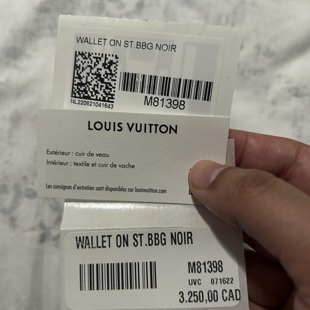 LOUIS VUITTON Wallet on Strap Bubblegram - Picture 8 of 8
